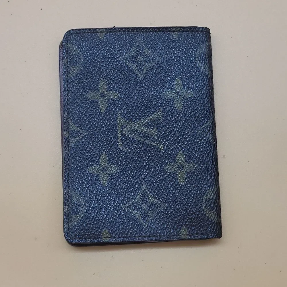 Authentic Louis Vuitton Monogram Card Wallet - Picture 2 of 8